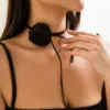 Черный Нераскрывшийся Бутон Розы на Черном шнурке - ZIGZAG.com.ua