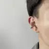 Кафф для вуха з рельєфною фактурою Сріблястий